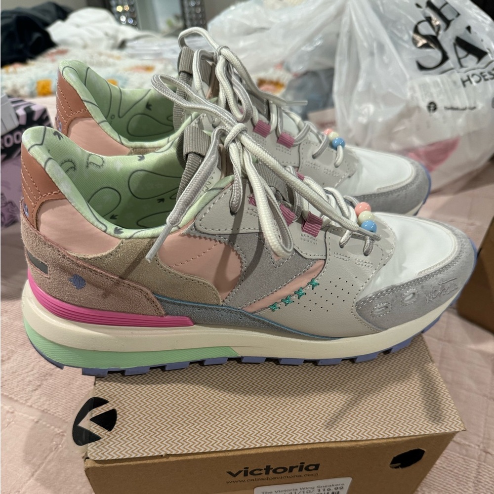 Victoria Rosa sneakers worn once. Mint condition